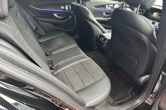 Mercedes-Benz E 300, 2.0, 143 kW, plug-in hybrid, automatic, four-wheel drive