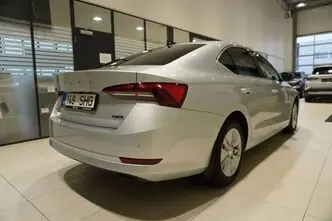 Škoda Octavia, 1.5, 110 kW, гибрид, автомат, передний привод