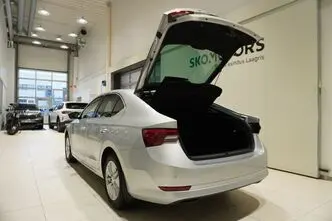 Škoda Octavia, 1.5, 110 kW, гибрид, автомат, передний привод