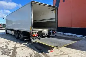Mercedes-Benz Actros, 260 kW, дизель, автомат