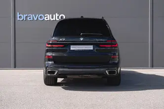 BMW X7, 3.0, 250 kW, hybrid, automatic, four-wheel drive