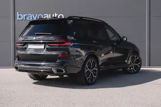 BMW X7, 3.0, 250 kW, hybrid, automatic, four-wheel drive