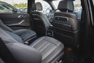 BMW X7, 3.0, 250 kW, hybrid, automatic, four-wheel drive