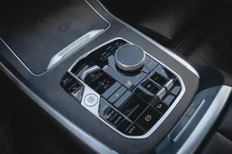 BMW X7, 3.0, 250 kW, hybrid, automatic, four-wheel drive