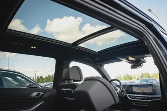BMW X7, 3.0, 250 kW, hybrid, automatic, four-wheel drive