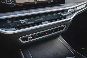 BMW X7, 3.0, 250 kW, hybrid, automatic, four-wheel drive
