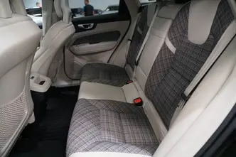 Volvo XC60, 2.0, 184 kW, бензин, автомат, полный привод