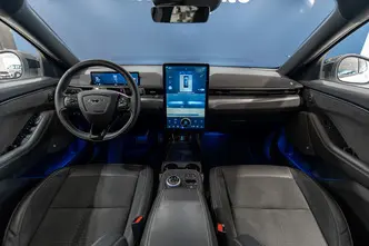 Ford Mustang Mach-E, 200 kW, electric, automatic, four-wheel drive