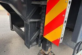 HRD JUMBO 3N + LIFTING AXLE + STEERING AXLE + ADR