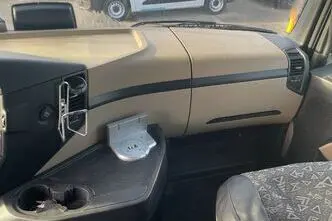Mercedes-Benz Actros, 12.8, 330 kW, дизель, автомат, задний привод