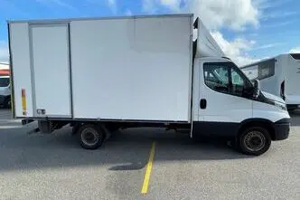 Iveco Daily, 2.3, 93 kW, дизель, механическая, задний привод
