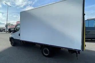Iveco Daily, 2.3, 93 kW, дизель, механическая, задний привод