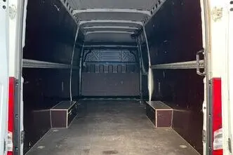 Iveco Daily, 3.0, 132 kW, дизель, автомат, задний привод