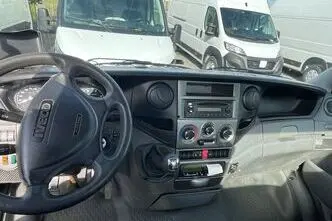 Iveco Daily, 3.0, 125 kW, дизель, механическая, задний привод
