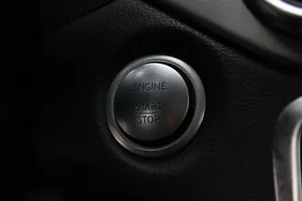 Mercedes-Benz GLA 180, 1.6, 90 kW, petrol, automatic, front-wheel drive