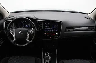 Mitsubishi Outlander, 2.4, 99 kW, подключаемый гибрид, автомат, полный привод