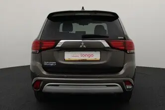 Mitsubishi Outlander, 2.4, 99 kW, подключаемый гибрид, автомат, полный привод