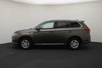 Mitsubishi Outlander, 2.4, 99 kW, подключаемый гибрид, автомат, полный привод