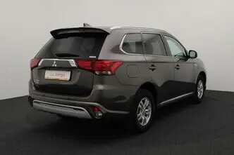 Mitsubishi Outlander, 2.4, 99 kW, подключаемый гибрид, автомат, полный привод