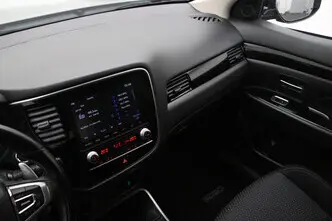 Mitsubishi Outlander, 2.4, 99 kW, подключаемый гибрид, автомат, полный привод