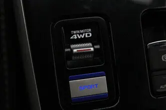 Mitsubishi Outlander, 2.4, 99 kW, подключаемый гибрид, автомат, полный привод