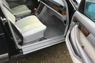 Mercedes-Benz 500, 5.0, 177 kW, бензин, автомат, задний привод