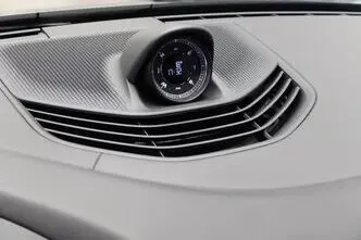 Porsche Taycan, 140 kW, elekter, automaat, nelikvedu