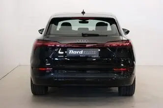 Audi Q8 e-tron, 158 kW, electric, automatic, four-wheel drive