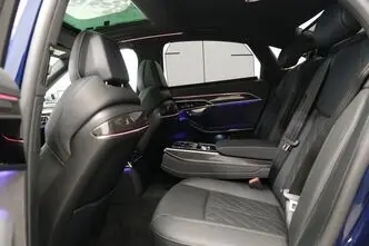Audi S8, 4.0, 420 kW, гибрид, автомат, полный привод