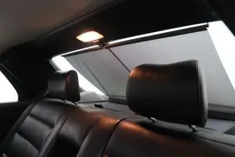 Mercedes-Benz 560, 5.6, 220 kW, бензин, автомат, задний привод