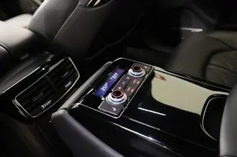 Audi S8, 4.0, 445 kW, petrol, automatic, four-wheel drive