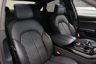 Audi S8, 4.0, 445 kW, petrol, automatic, four-wheel drive