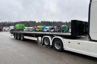 Kässbohrer XS + LIFTING AXLE