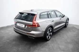 Volvo V60 Cross Country, 2.0, 184 kW, гибрид, автомат, полный привод