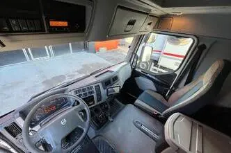 Volvo FL 280 4x2, 210 kW, diesel, automatic