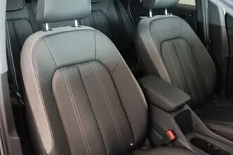 Audi Q4 e-tron, 77 kW, electric, automatic, four-wheel drive
