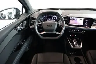 Audi Q4 e-tron, 77 kW, electric, automatic, four-wheel drive