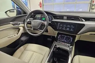 Audi e-tron, 158 kW, электричество, автомат, полный привод