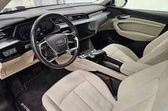 Audi e-tron, 158 kW, электричество, автомат, полный привод