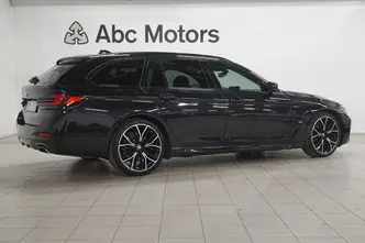 BMW 530, 3.0, 210 kW, гибрид, автомат, полный привод