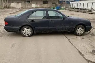 Mercedes-Benz E 200, 2.0, 100 kW, бензин, механическая, задний привод