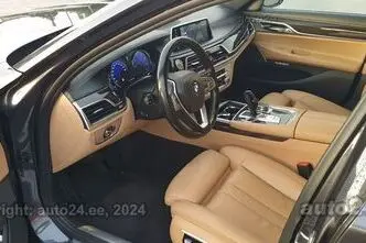 BMW 730, 3.0, 195 kW, дизель, автомат, задний привод
