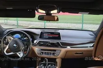 BMW 730, 3.0, 195 kW, дизель, автомат, задний привод