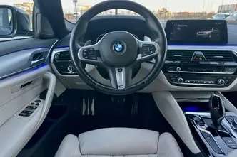 BMW 530, 2.0, 185 kW, бензин, автомат, полный привод