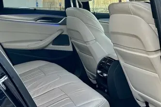 BMW 530, 2.0, 185 kW, бензин, автомат, полный привод
