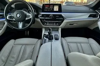 BMW 530, 2.0, 185 kW, бензин, автомат, полный привод