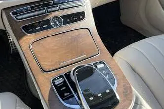Mercedes-Benz E 220, 2.0, 143 kW, дизель, автомат, полный привод