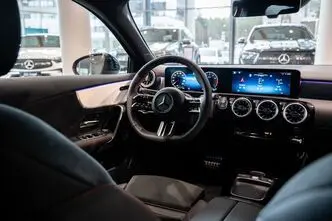 Mercedes-Benz A 180, 1.3, 100 kW, hübriid, automaat, esivedu