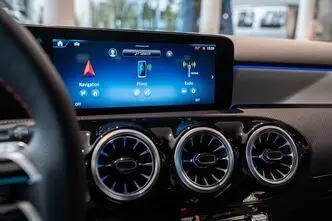 Mercedes-Benz A 180, 1.3, 100 kW, hübriid, automaat, esivedu