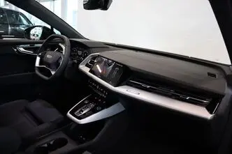 Audi Q4 e-tron, 77 kW, electric, automatic, four-wheel drive